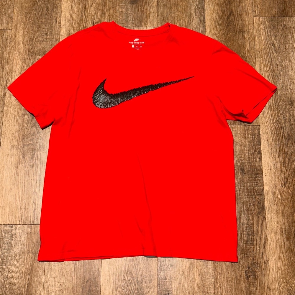 Nike Mens XL Red Short Sleeve Athletic Cut Swoosh Graphic T-Shirt